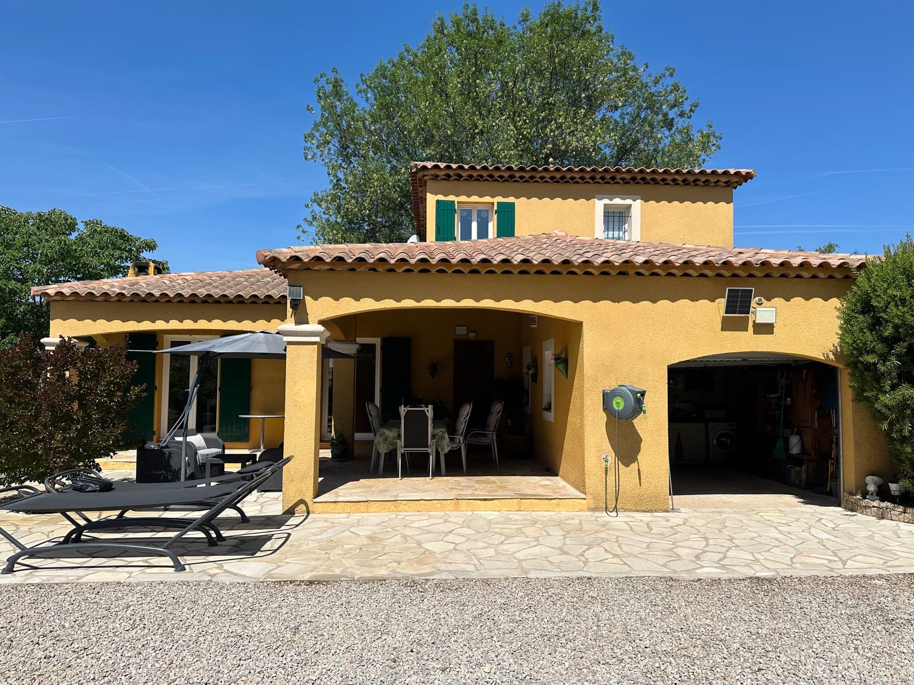 Villa et sa piscine sécurisée à Le Luc